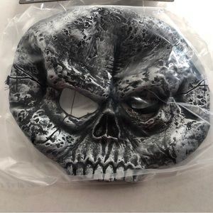 sliver gray skull adult Halloween mask costume NIP